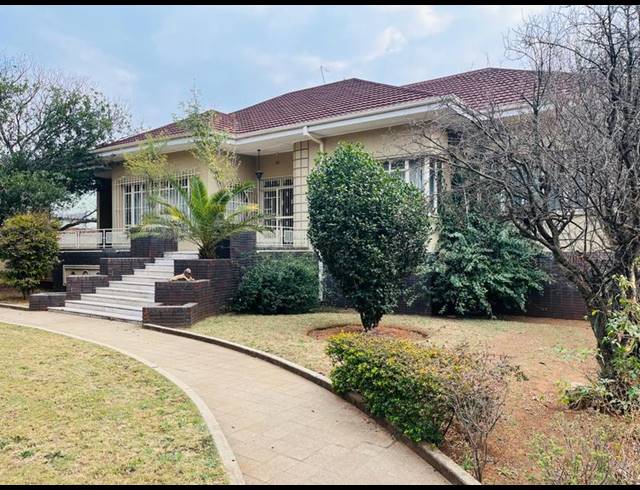 5 BEDROOM HOUSE FOR SALE IN LAKEFIELD